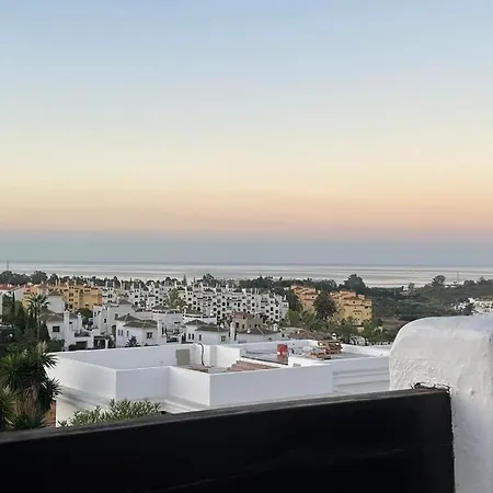 Wunderschone Ferienwohnung Mit Pool Und Meerblick *